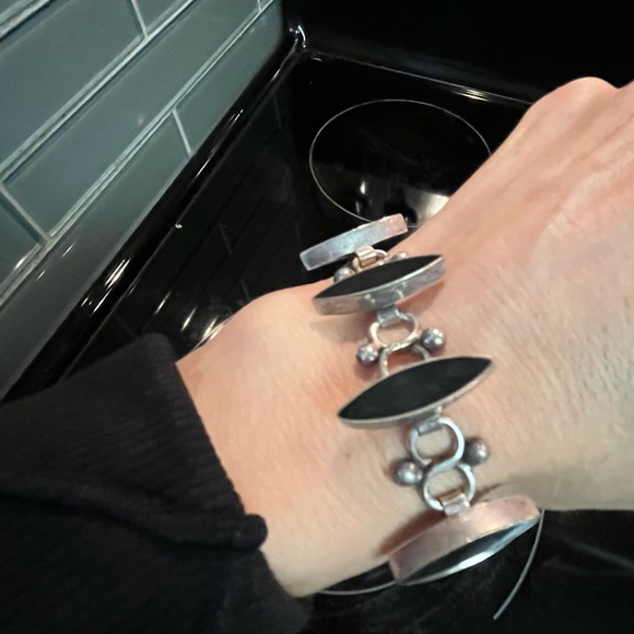 Vintage Mexican Sterling and Onyx Bracelet - Picture 2 of 8